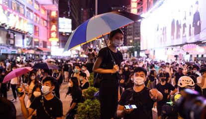 Manifestação em uma estação de trem de Hong Kong, na sexta-feira.