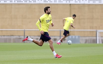 Piqué, durante el entrenamiento de este miércoles.