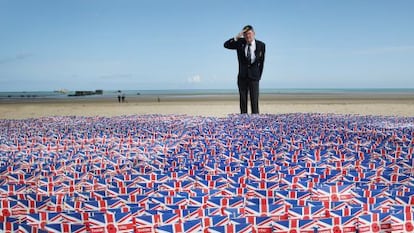 El veterano de guerra Fred Holborn, en la playa de Gold.  