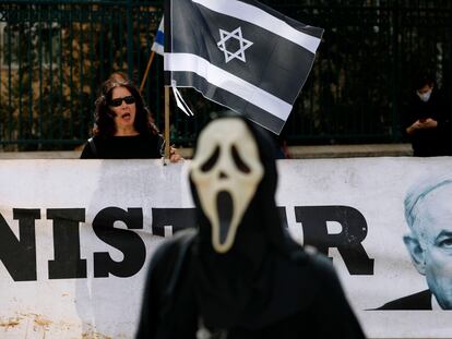 Manifestación contra el cierre del Parlamento israelí, el lunes en Jerusalén.