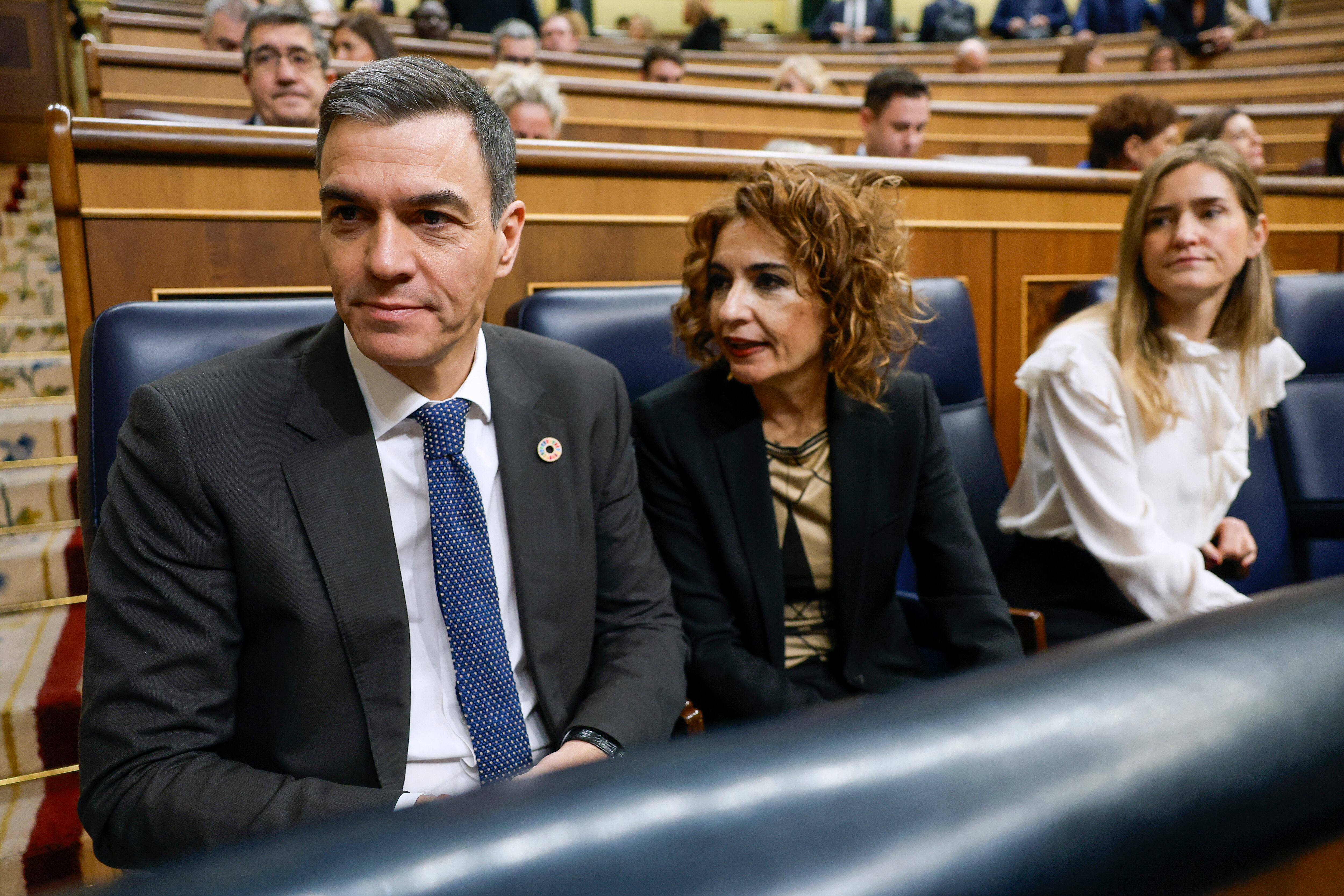 El Gobierno prevé aprobar hoy la subida de impuestos al diésel y el fin de la rebaja del IVA de los alimentos
