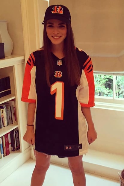 Bee Shaffer presume en las redes de ser una hincha de los Cincinnati Bengals.