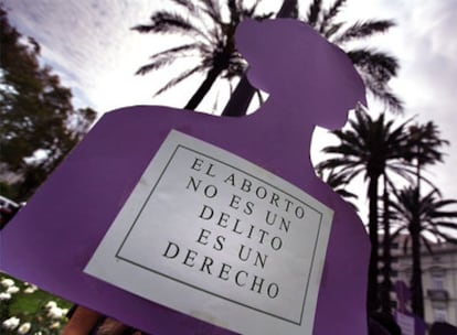 Pancarta de una concentración a favor de la despenalización del aborto en Valencia en junio.