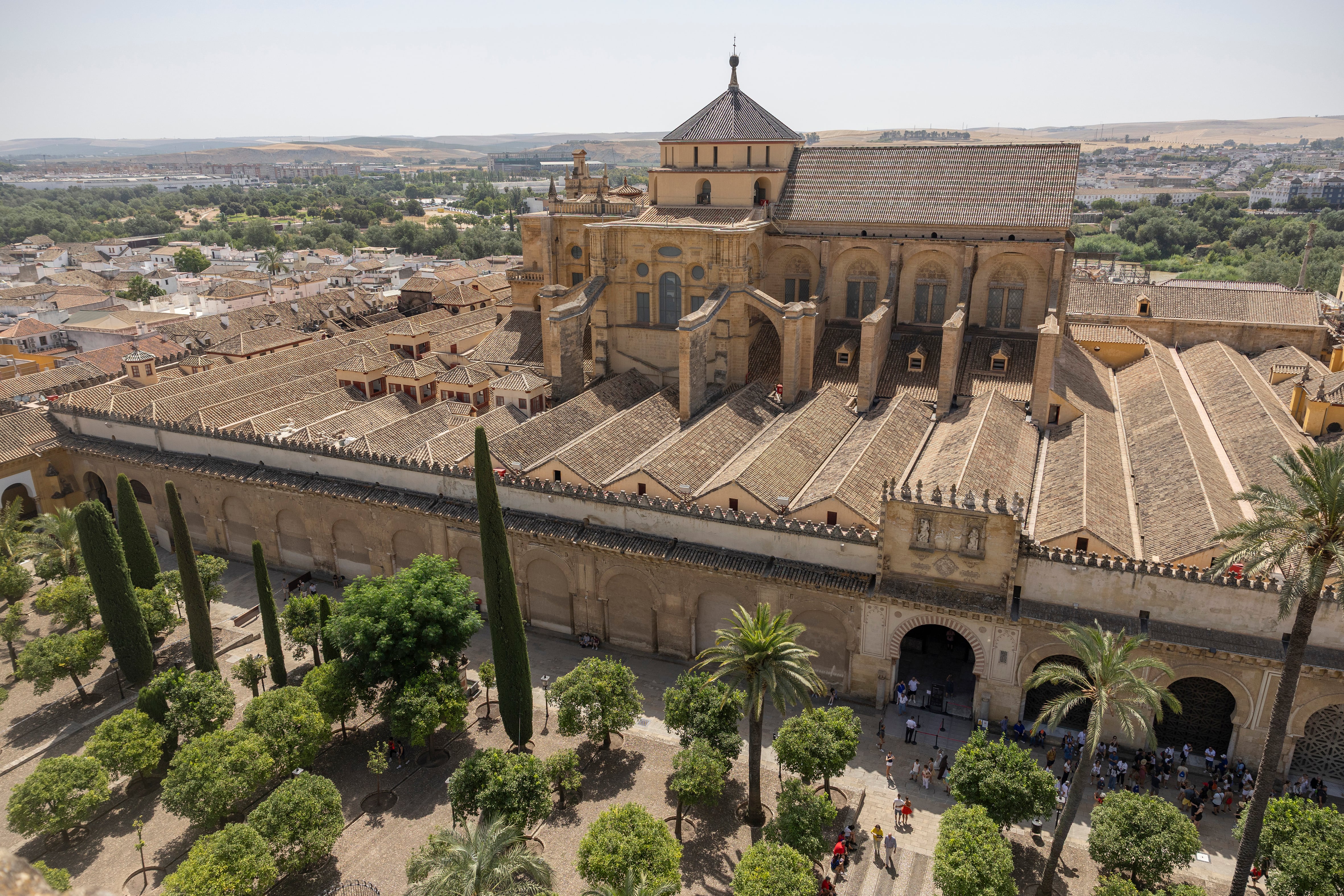 Patio de los Naranjos en el interior de la Mezquita de Córdoba.