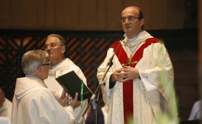 Munilla en la eucaristía en el Santuario de Aranzazu en octubre de 2010.