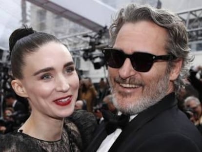 Joaquin Phoenix y Rooney Mara, en Los Ángeles.