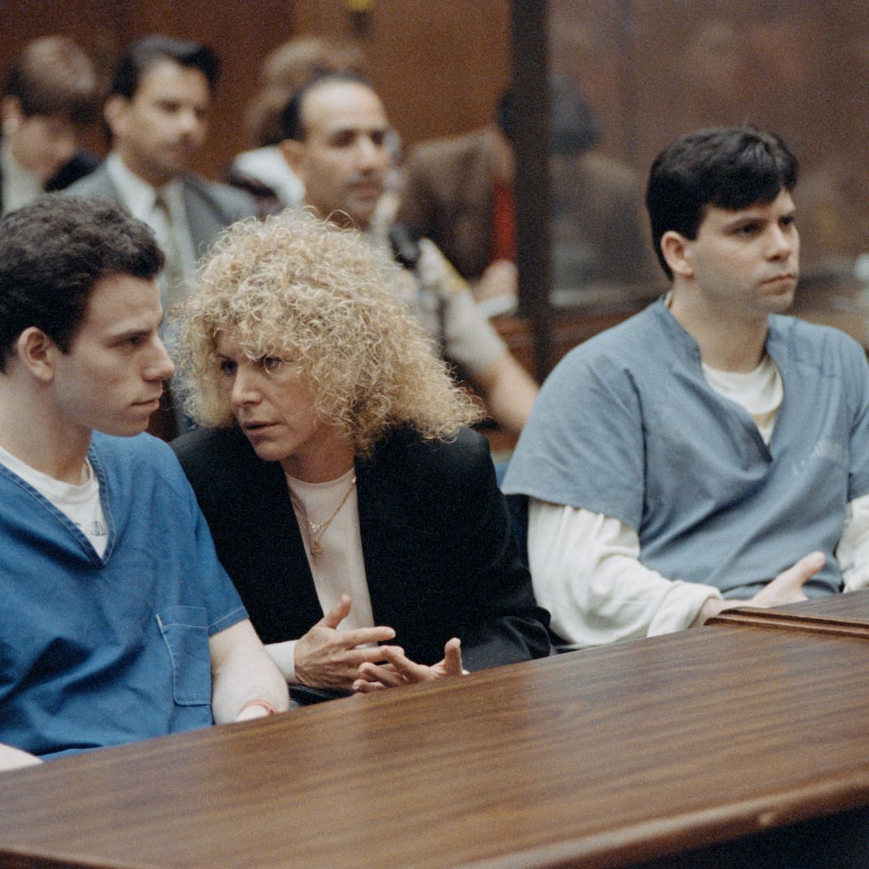 El fiscal de Los Ángeles se abre a evaluar nuevas evidencias en el caso de los hermanos Menéndez | EL PAÍS US