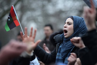 Manifestación de protesta, ayer ante la Embajada libia en Londres.