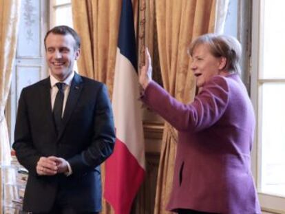 El presidente francés busca el apoyo de la canciller a sus planes tras los meses sin gobierno en Alemania