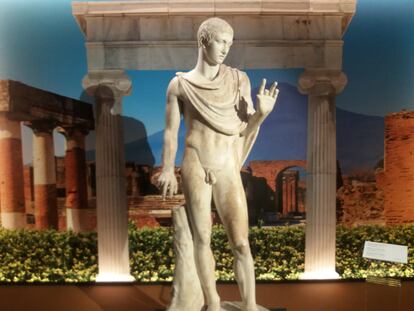 Estatua de la colección Farnese en la exposición sobre Pompeya.