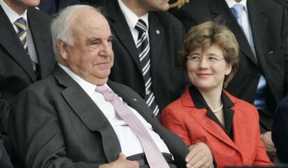 Helmunt Kohl y su segunda esposa.