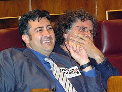 El portavoz de ERC, Joan Puigcercós (a la izquierda), con el diputado de su partido Joan Tardà, en el Congreso.
