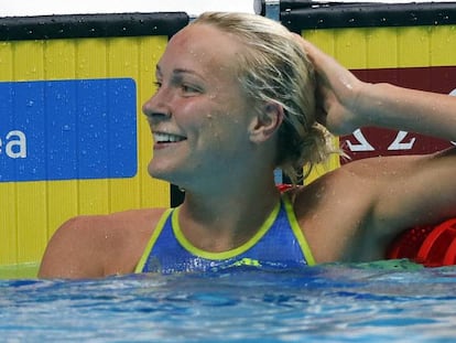 Sarah Sj&ouml;str&ouml;m al concluir la final de 50 libre.