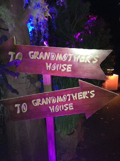 "A casa de la abuela" reza el cartel del jargín de Page. Una broma de los creadores de Google Maps.