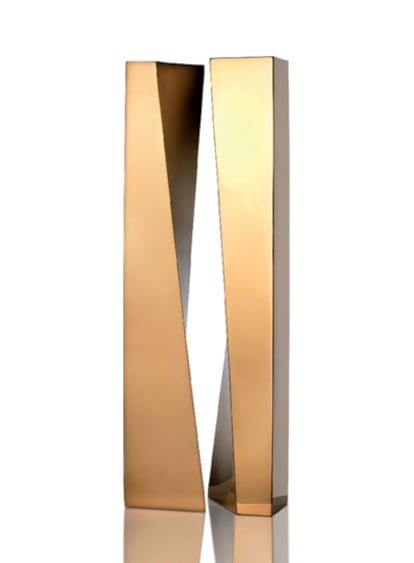 Jarrón de Zaha Hadid, ambos diseños para Alessi.
