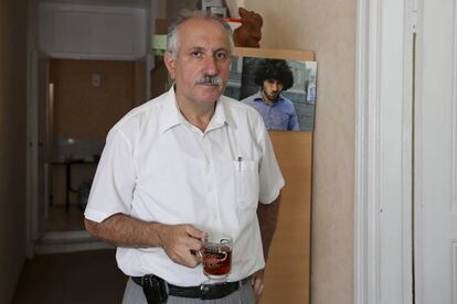 El periodista Mehman Aliyev, en julio de este año en la agencia Turán