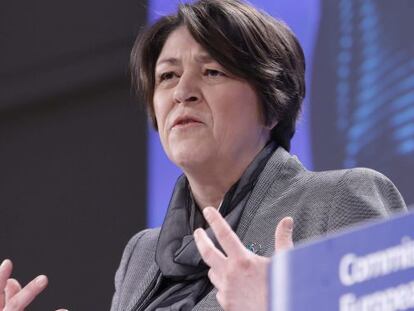 La comisaria de Transportes de la UE, Violeta Bulc. / EFE