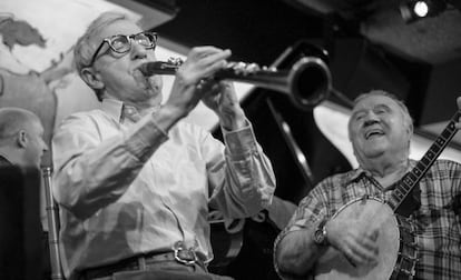 Allen en una actuación con New Orleans Jazz Band.