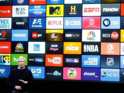 Tim Cook, consejero delegado de Apple, habla sobre Apple TV durante en un evento en la sede de la compañía en Cupertino.