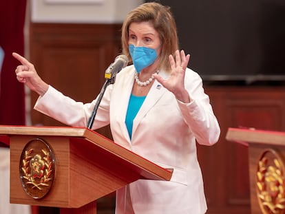 Nancy Pelosi, durante su intervención en una reunión con la presidenta de Taiwán, Tsai Ing-wen, este miércoles.