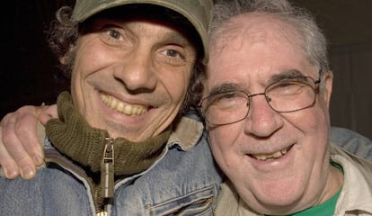 El músico Manu Chao y su padre, el periodista Ramón Chao en monforte de Lemos en 2008. 