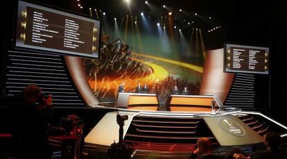 Escenario del sorteo de la Europa League.