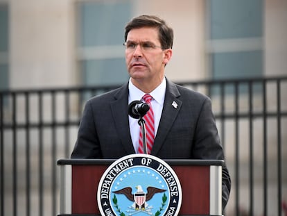 O secretário da Defesa, Mark Esper, em seu discurso pelo 11 de setembro de 2020, no Pentágono.