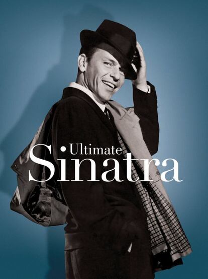 El recopilatorio Ultimate Sinatra, editado para festejar el centenario del nacimiento de La Voz, sobresale entre las muchas y notables colecciones publicadas sobre su obra porque recoge canciones de toda su trayectoria. La que nos ocupa es la cuidada Digital Deluxe Edition (cien canciones en cuatro cedés, más una versión inédita de ‘The Surrey with the Fringe on Top’, de 1979, y un libreto de 80 páginas con un ensayo de Charles Pignone, abundantes fotos y notas del propio Frankie y de algunos de sus amigos). Tres composiciones (‘All or Nothing at All’, ‘I’ll Never Smile Again’ y ‘Street of Dreams’) muestran al Sinatra de las grandes orquestas: las de Harry James y Tommy Dorsey, con las que grabó de 1939 a 1942. Los años que trabajó con la discográfica Columbia (1943-1952) están condensados en una docena de títulos como ‘Night and Day’, ‘The Birth of the Blues’, ‘Time After Time’ y ‘Why Try to Change me Blues’, su último registro para ese sello. Por JAVIER LOSILLA.