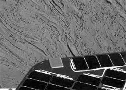 Primera imagen de Marte enviada por el robot de la NASA.