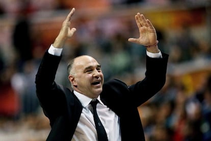 Pablo Laso exclama ante una decisión arbitral 