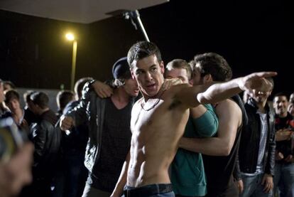 Mario Casas, en las carreras de motos de <i>Tres metros sobre el cielo.</i>