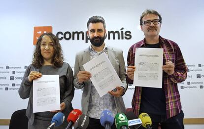 Desde la izquierda, los ediles de Compromís Tello, Fuset y Grezzi.