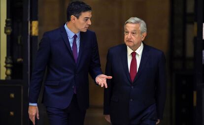 Pedro Sánchez, presidente del Gobierno español, junto al mandatario mexicano, Andrés Manuel López Obrador.