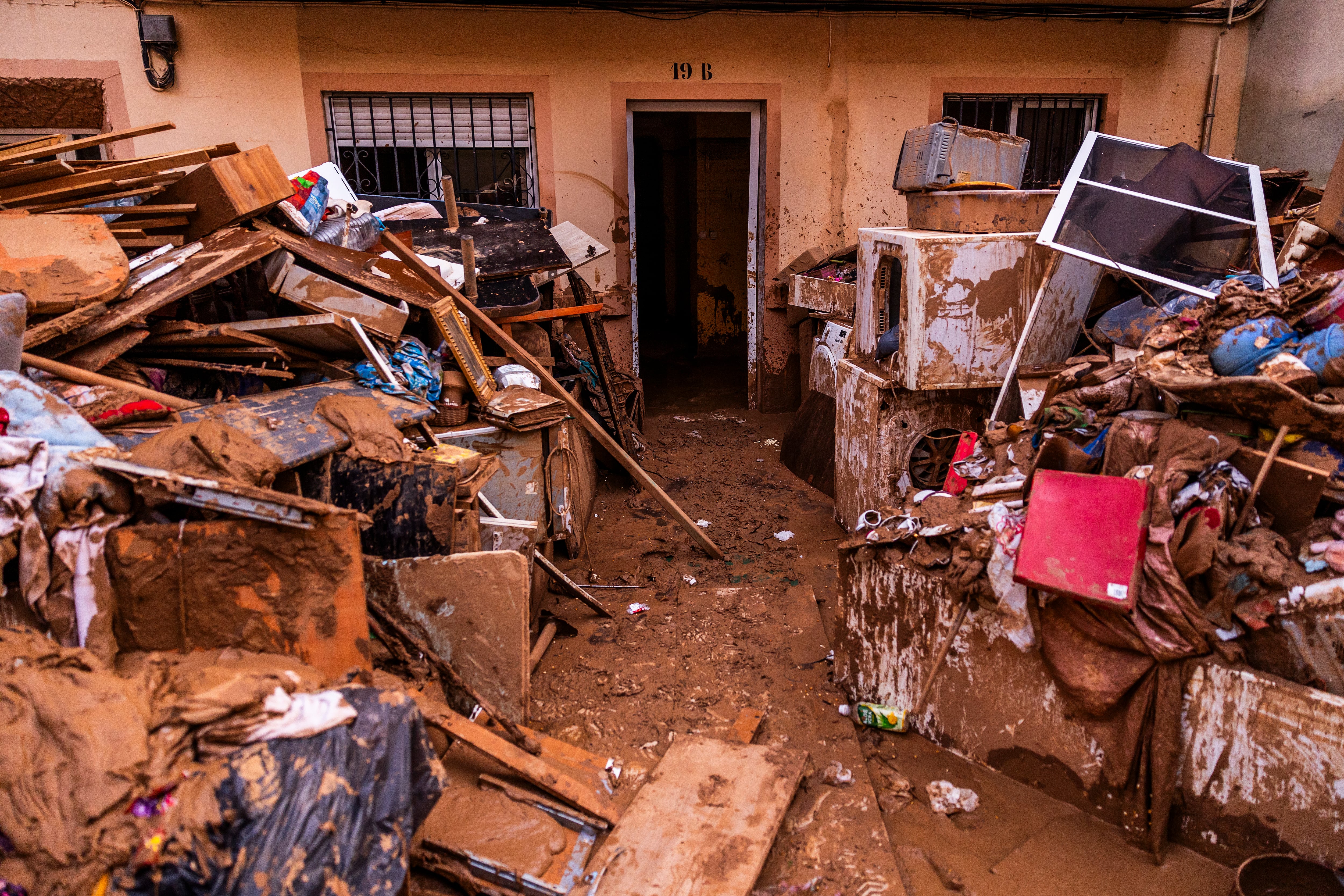 Efectos de la dana en una calle de Catarroja, en noviembre de 2024. 