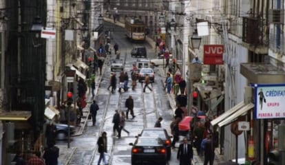 vista de una calle de Lisboa.