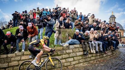 Dylan Van Baarle, del Jumbo-Visma, durante la Omloop.