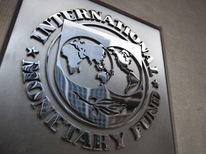 Placa en la sede del Fondo Monetario Internacional