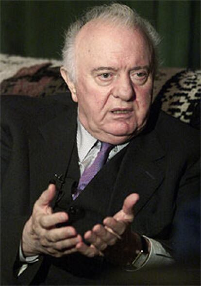 El ex presidente georgiano Eduard Shevardnadze, en su residencia de Tbilisi en noviembre de 2003.