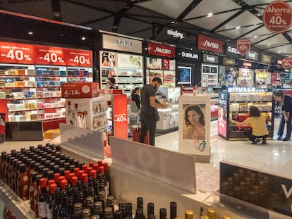 Tienda de 'duty free' en el aeropuerto de Barcelona-El Prat.