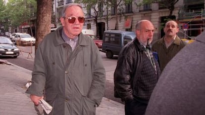 Paulino Barrab&eacute;s llega a la Audiencia Nacional en abril de 2000.