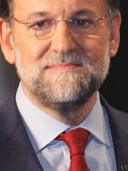Rajoy en un momento del segundo debate electoral frente a Zapatero