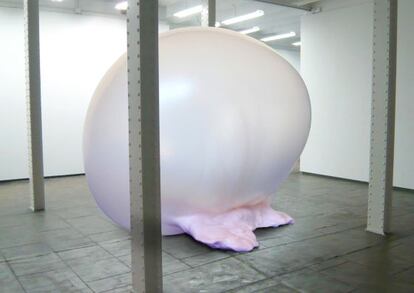 Una obra d’Ana Prada, exposada a la galeria Estrany & De la Mota.