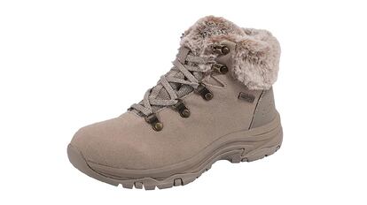 Las botas de mujer 'Relaxed Fit Walker' son perfectas para climas fríos. SKECHERS.