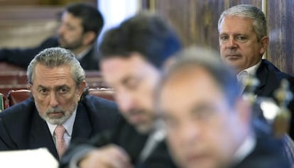 Francisco Correa y Pablo Crespo, en el banquillo en el arranque del primer juicio a la trama Gürtel.