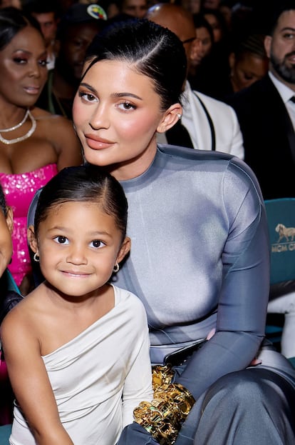 La hija de la pareja Stormi Webster, de cuatro años, también estuvo presente en la gala.