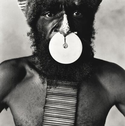 Tribesman with Nose Disc, Nueva Guinea, 1970