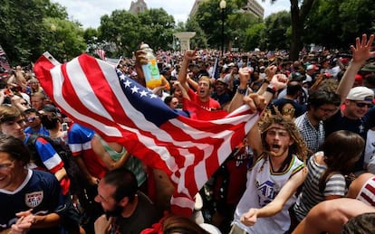 Aficionados de EE UU, este jueves, en Washington.