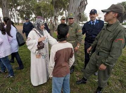 Varios agentes dispersan el martes en Rabat una protesta contra el cierre de la escuela iraquí, acusada de hacer proselitismo chií.