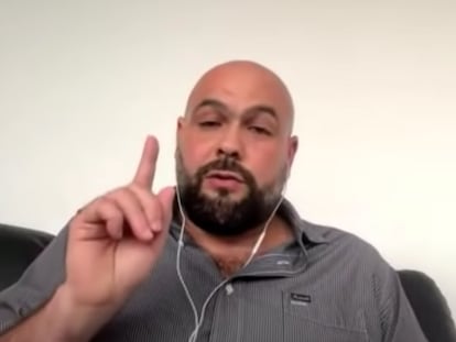 Captura de video donde Luis Enrique Guzmán Chams conversa con la periodista María Jimena Duzán.