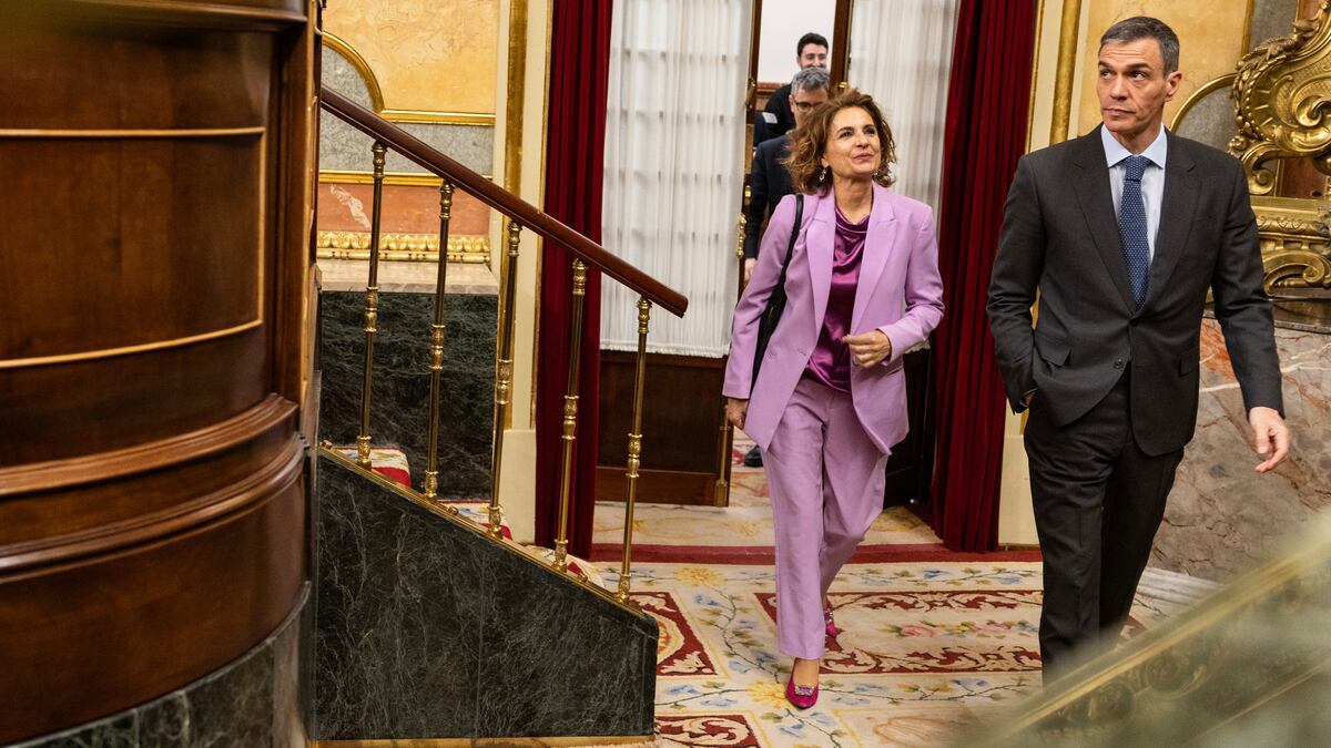Sánchez rediseña un Gobierno más técnico para hacer frente a la guerra y rematar la legislatura